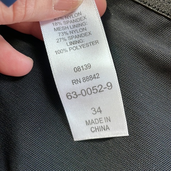 NWT hard to find plus size 34 skirted swimsuit fully lined built in support - Picture 9 of 10